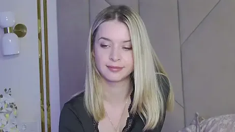 Touch_me webcam stripchat model stream image