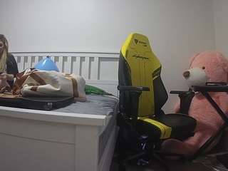 voyeurcam-sexy-little-ana-01 webcam model stream image