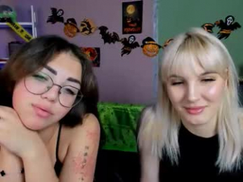 luna_blooming webcam model stream image