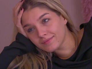 Ova Parlow webcam model stream image