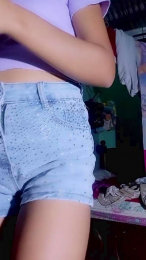 Scarlett_pee webcam cam4 model stream image