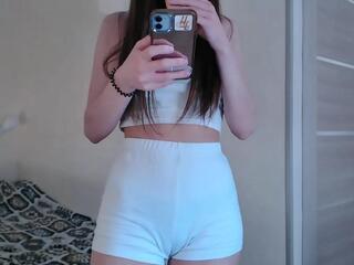 Cutie Ryness webcam model stream image