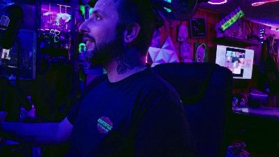 tayshie webcam model stream image