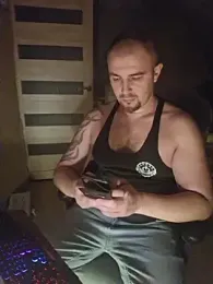 Foxyshaved webcam model stream image