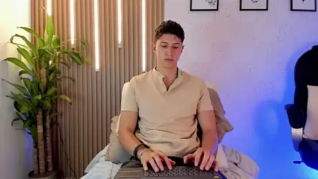 Dorianmistery2322_ webcam model stream image