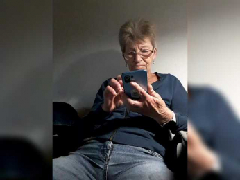 Reife-dame webcam model stream image