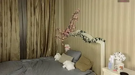 Juuulia_ webcam model stream image