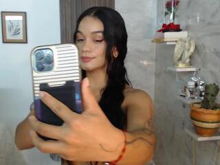 Ameliee Rossee webcam model stream image