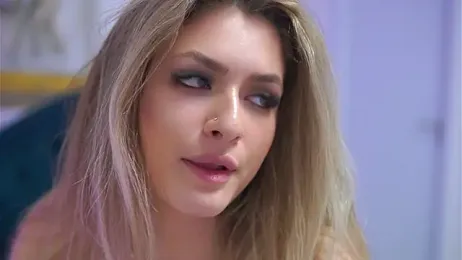 NayaQuinn webcam model stream image