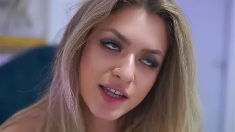 NayaQuinn webcam model stream image