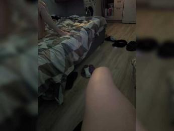 Sluttyfuck25 webcam model stream image
