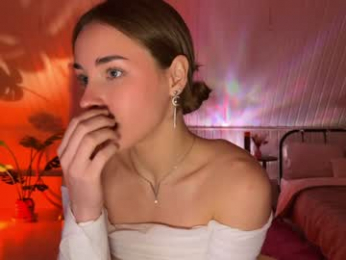 uwunikaa webcam model stream image