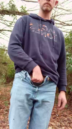 Trolls37 webcam model stream image