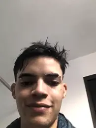 Latinos_2001 webcam model stream image