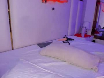 lexy_and_mia webcam model stream image