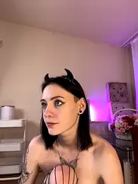 MeryWeaver webcam model stream image