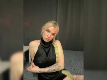 KissMeSlow- webcam model stream image