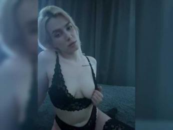 KissMeSlow- webcam model stream image