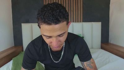 XavierFoxx_ webcam model stream image