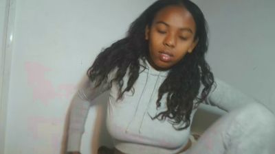 ailly webcam model stream image