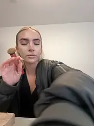 Naughtyblondex webcam model stream image