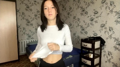 BellaHuson webcam model stream image