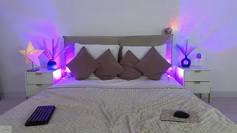 Jules_night webcam model stream image