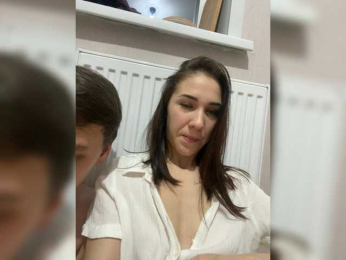 Leah17 webcam bongacams model stream image