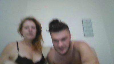 JulieLenny webcam model stream image