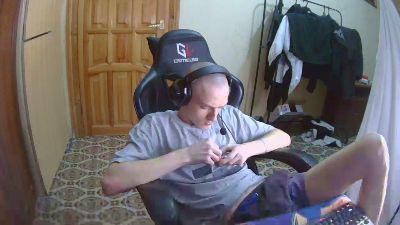 MikkiForus webcam model stream image