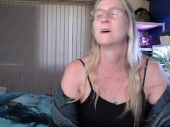 total_aussie_milfs webcam model stream image