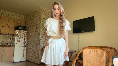 EmikoVlcek webcam cam4 model stream image