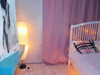 Cinderella Gumaer webcam flirt4free model stream image