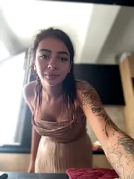 LaraVegas_ webcam model stream image