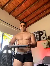 Liam_walk_ webcam model stream image