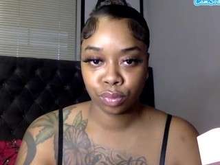 lovelyhustle webcam model stream image