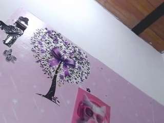 little-lucyx webcam model stream image