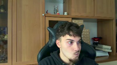 Hank_04 webcam model stream image