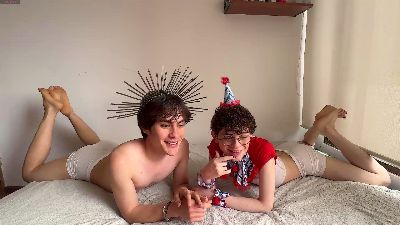 Ne0on webcam model stream image