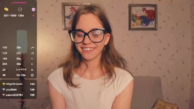 LynneCrust webcam model stream image