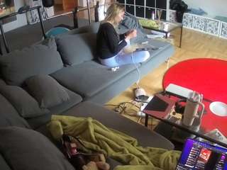 voyeurcam-julmodels-living-3 webcam model stream image