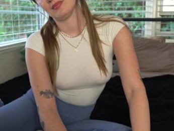 emma_ruby webcam model stream image