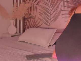 samaantha-white webcam model stream image