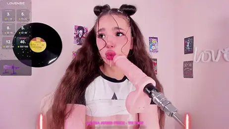 LosAlicee webcam model stream image