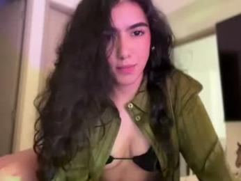 latinella webcam model stream image