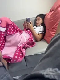 TOP_po webcam model stream image