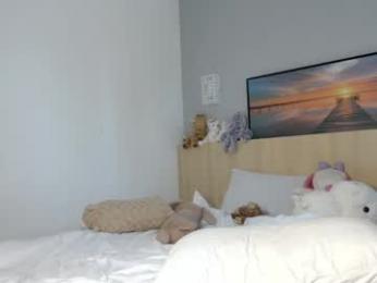 ellamirax webcam model stream image