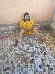 MOM-SUN-COUPLE webcam model stream image