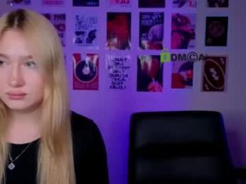 aria_glow webcam model stream image