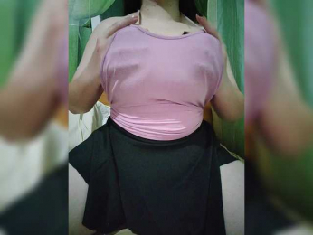 KissMyLipsXx webcam model stream image